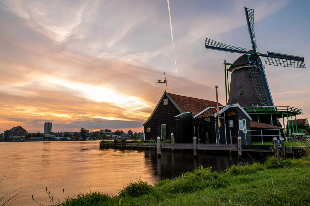 Windmills - Netherlands, Land or Water?! 